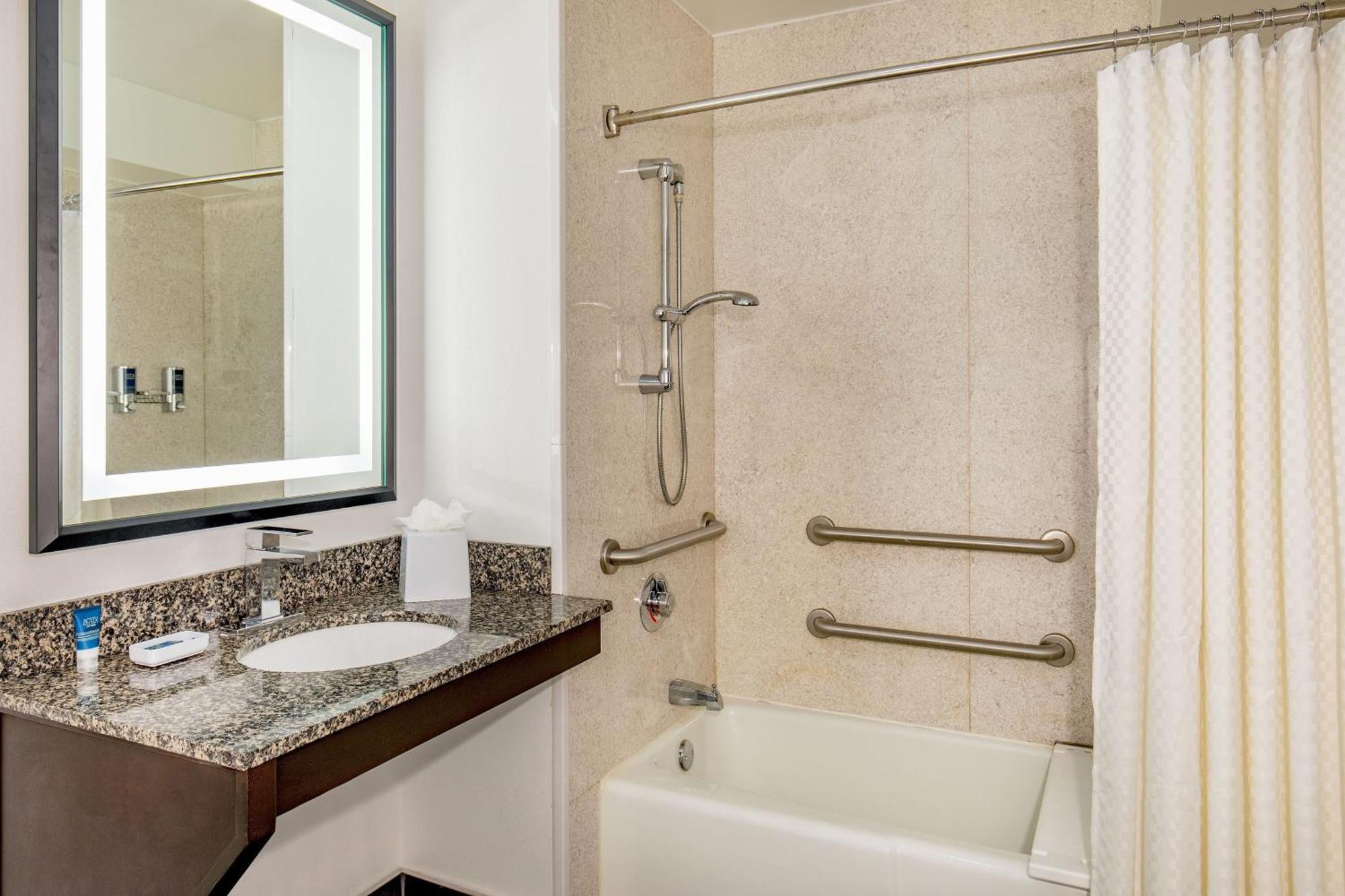 Four Points By Sheraton Kalamazoo Dış mekan fotoğraf
